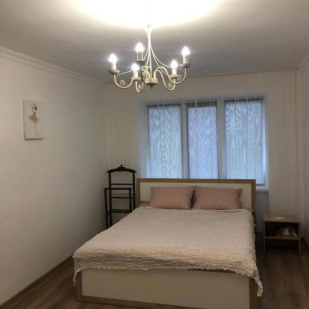 Квартира Подобово Однокімнатна Loetsk Buitenkant foto